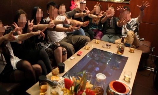 互動觸摸 娛樂盡在彈指間 中銀觸摸茶幾榮耀上市